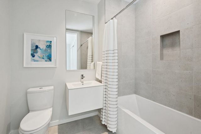 56 W HURON Street 9, Chicago, IL 60654