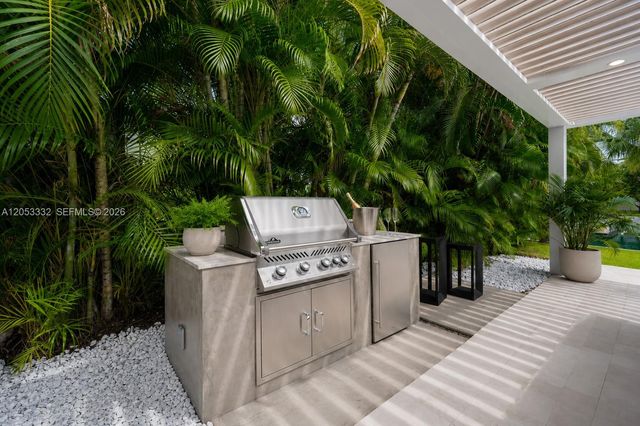 2273 Bayview Lane, North Miami, FL 33181