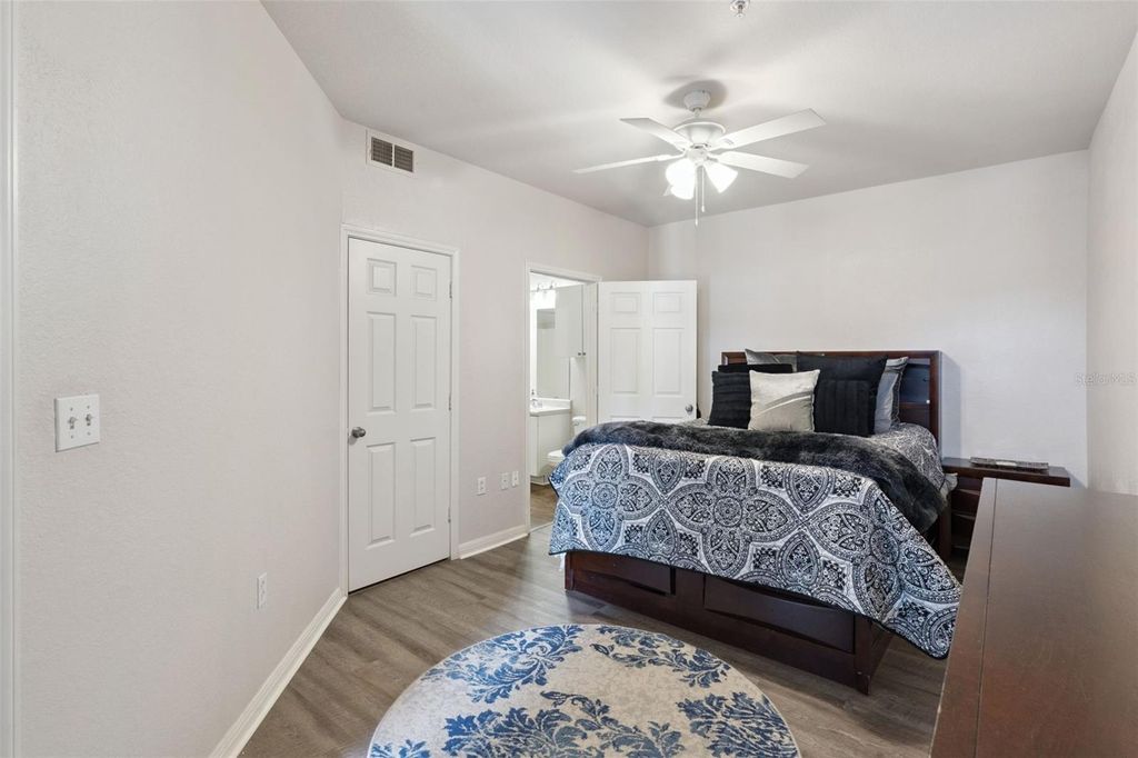 Image 16 of property listing at 911 N ORANGE AVENUE 509, Orlando, FL 32801