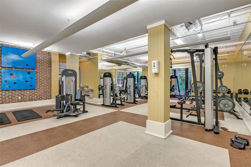 Image 42 of property listing at 911 N ORANGE AVENUE 509, Orlando, FL 32801