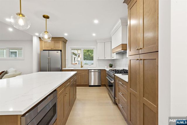 14 Chestnut Avenue, Closter, NJ 07624