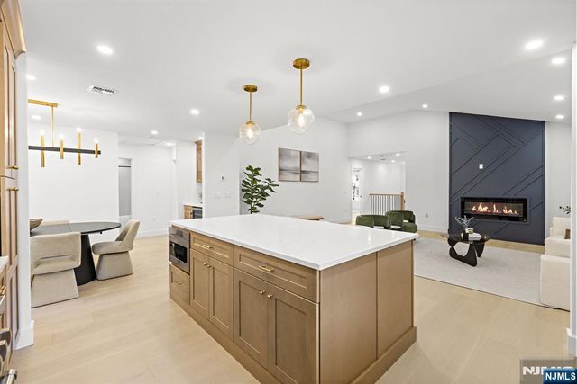 14 Chestnut Avenue, Closter, NJ 07624