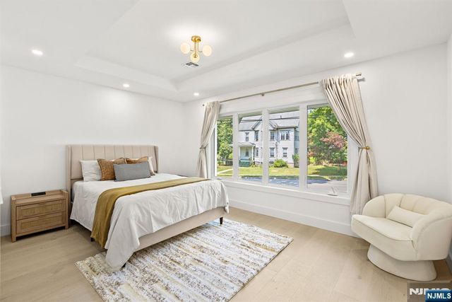 14 Chestnut Avenue, Closter, NJ 07624