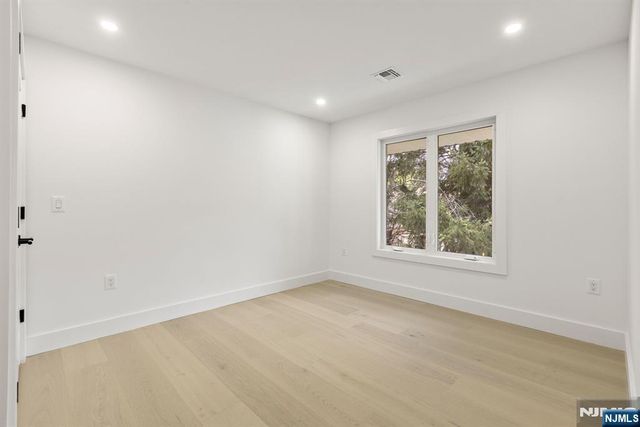 14 Chestnut Avenue, Closter, NJ 07624
