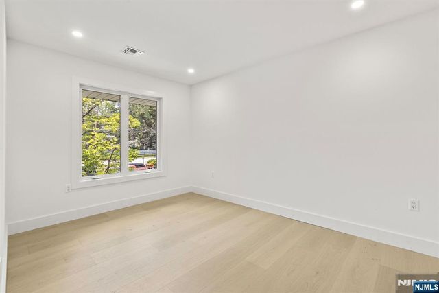 14 Chestnut Avenue, Closter, NJ 07624