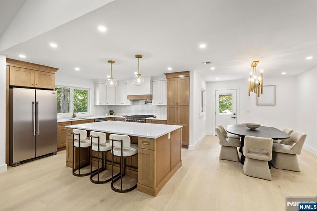 14 Chestnut Avenue, Closter, NJ 07624