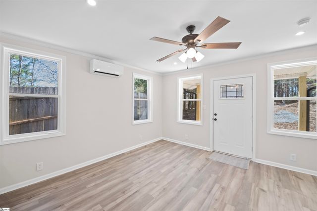 450 Crestwood Drive, Salem, SC 29676