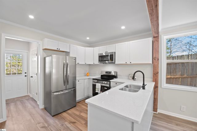 450 Crestwood Drive, Salem, SC 29676