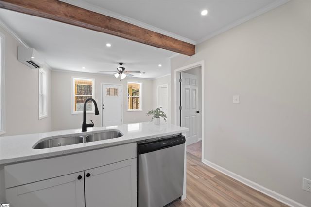 450 Crestwood Drive, Salem, SC 29676