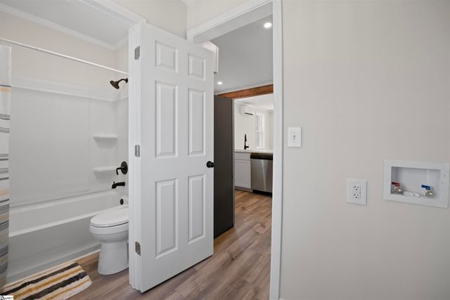 450 Crestwood Drive, Salem, SC 29676