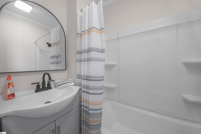 450 Crestwood Drive, Salem, SC 29676