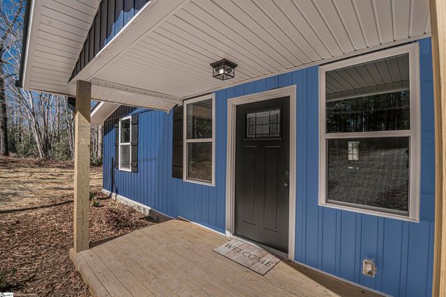 450 Crestwood Drive, Salem, SC 29676