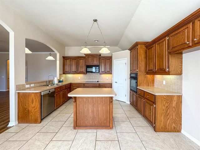 2909 Tropicana Avenue, Norman, OK 73071