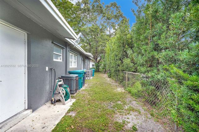 746 SW 4th St, Dania Beach, FL 33004