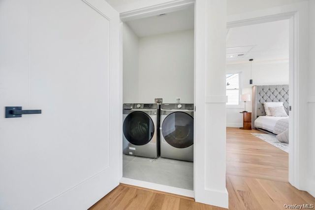 8 Table Lane, Hicksville, NY 11801