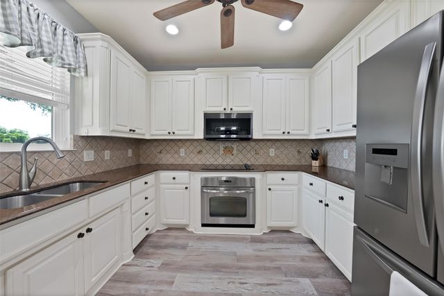 300 Buena Vista Drive, Willow Park, TX 76087