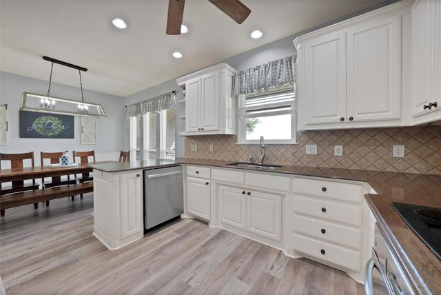 300 Buena Vista Drive, Willow Park, TX 76087