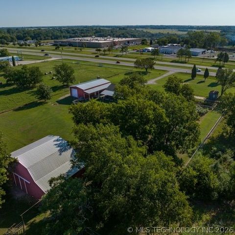 4100 N Wood Highway, Okmulgee, OK 74447