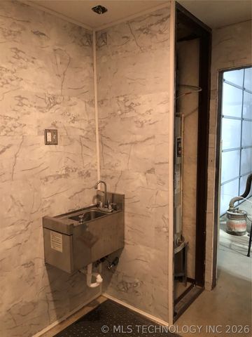 4100 N Wood Highway, Okmulgee, OK 74447