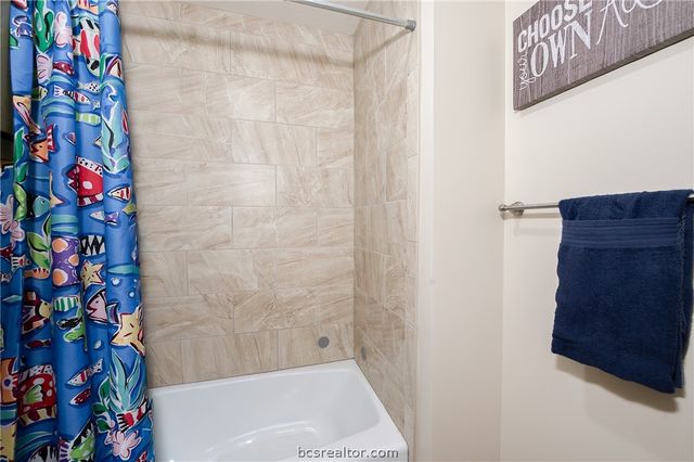 2302 Quail Run, College Station, TX 77845