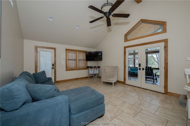 2302 Quail Run, College Station, TX 77845