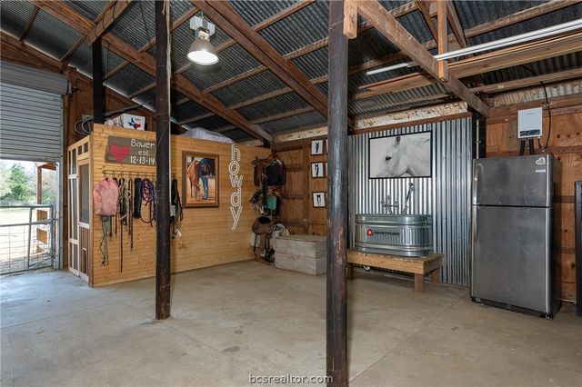 2302 Quail Run, College Station, TX 77845