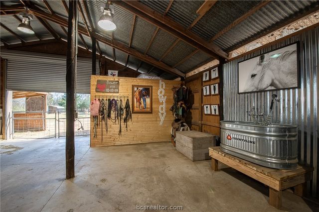 2302 Quail Run, College Station, TX 77845