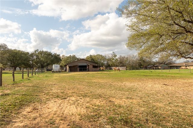2302 Quail Run, College Station, TX 77845
