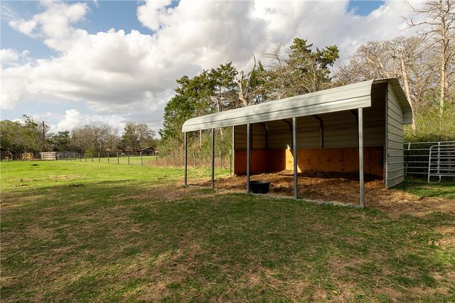 2302 Quail Run, College Station, TX 77845