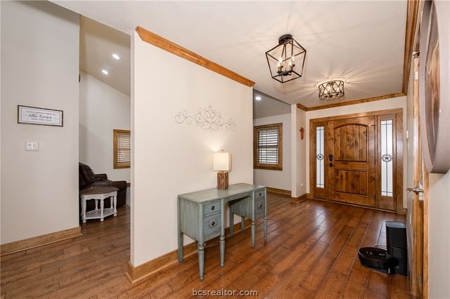 2302 Quail Run, College Station, TX 77845