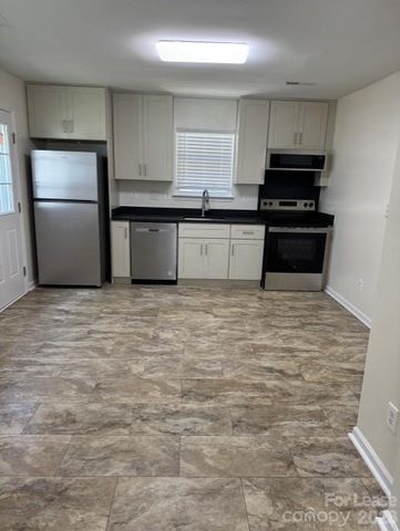102 Winding Canyon Drive, Charlotte, NC 28214