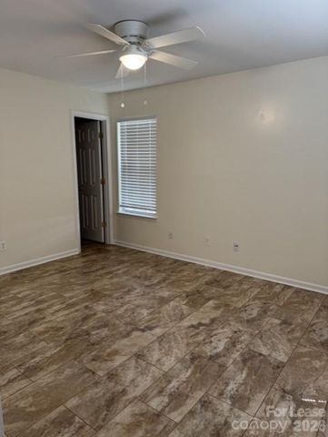 102 Winding Canyon Drive, Charlotte, NC 28214