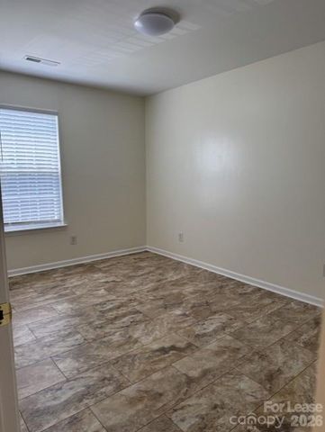 102 Winding Canyon Drive, Charlotte, NC 28214