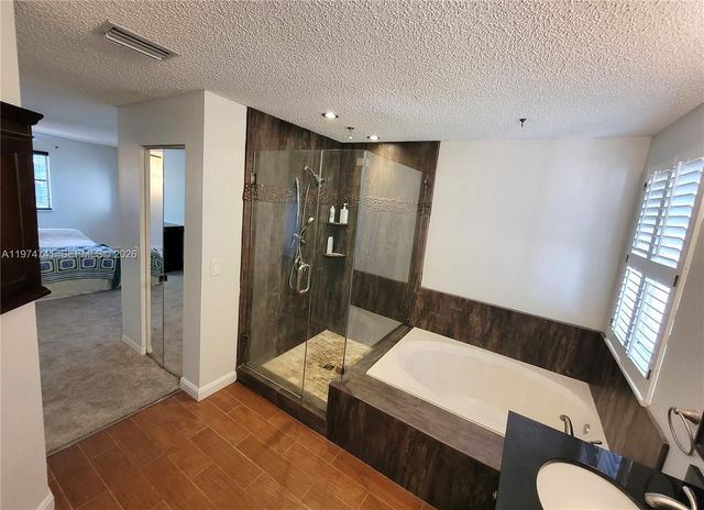 723 Juniper Ln, Weston, FL 33327