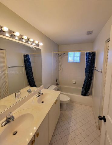 723 Juniper Ln, Weston, FL 33327