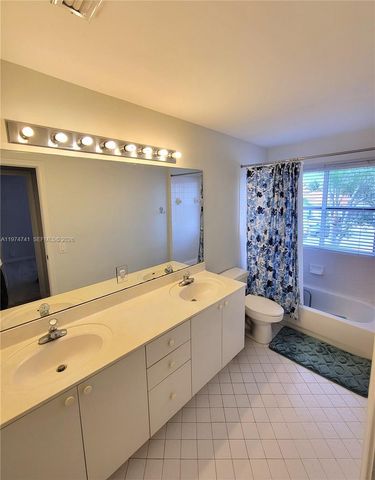 723 Juniper Ln, Weston, FL 33327