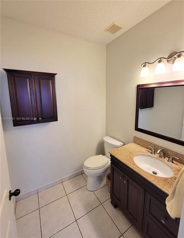 723 Juniper Ln, Weston, FL 33327