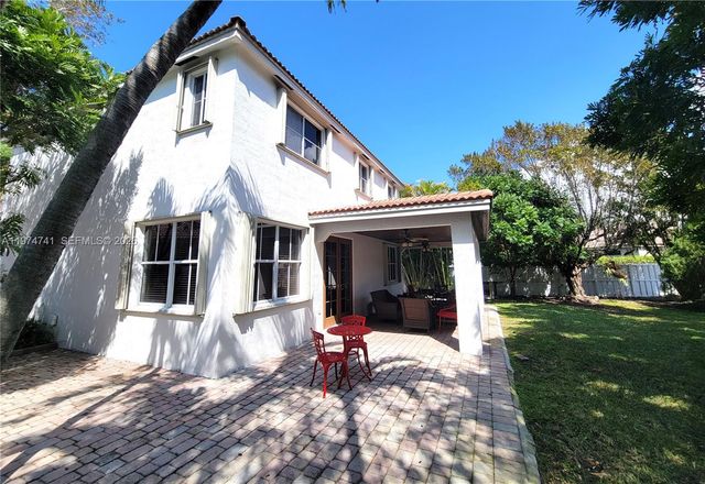 723 Juniper Ln, Weston, FL 33327