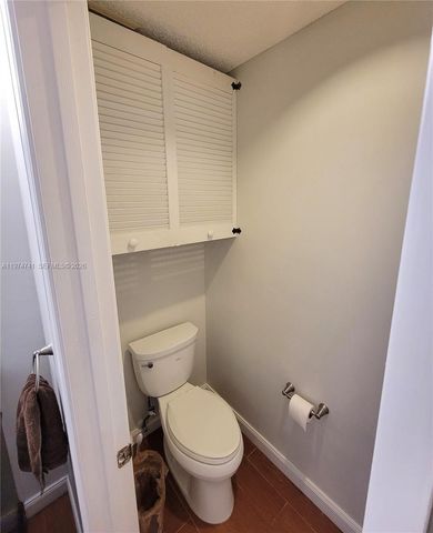 723 Juniper Ln, Weston, FL 33327