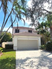 723 Juniper Ln, Weston, FL 33327
