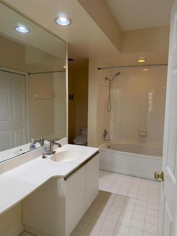 3225 NE 184th Street 10303, Aventura, FL 33160