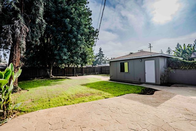 2426 N Adoline Avenue, Fresno, CA 93705