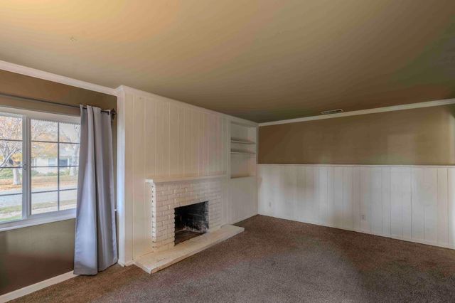 2426 N Adoline Avenue, Fresno, CA 93705