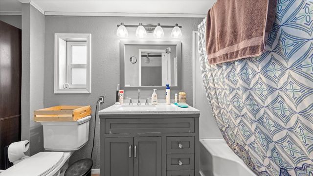 201 N 69th Ave, West Richland, WA 99353