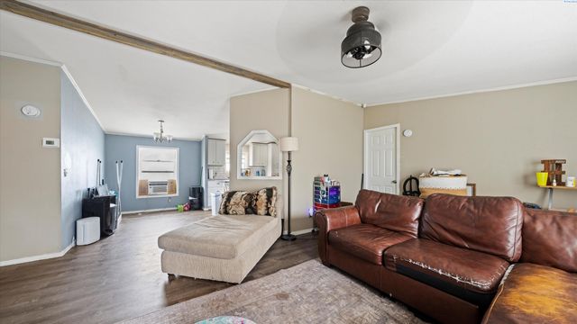 201 N 69th Ave, West Richland, WA 99353