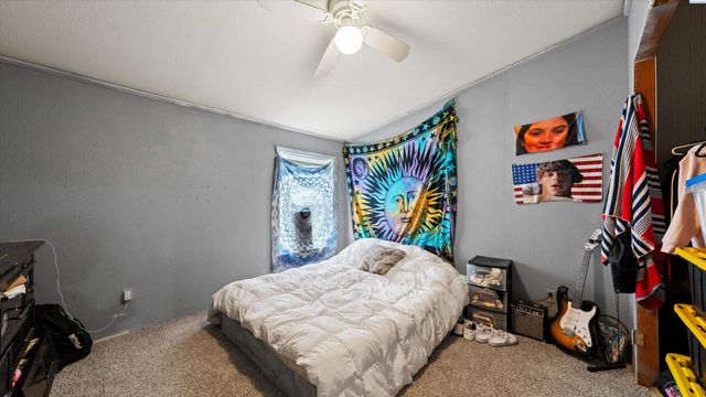 201 N 69th Ave, West Richland, WA 99353