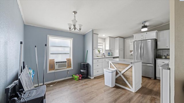 201 N 69th Ave, West Richland, WA 99353