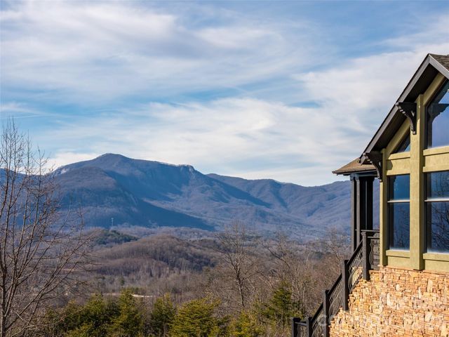 223 Rock Ledge Drive, Lake Lure, NC 28746