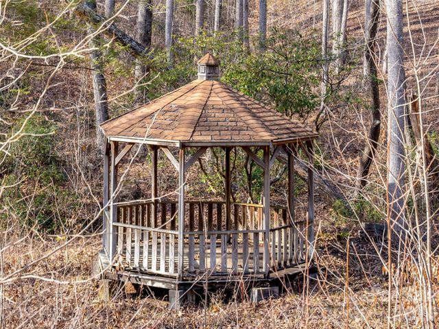 223 Rock Ledge Drive, Lake Lure, NC 28746