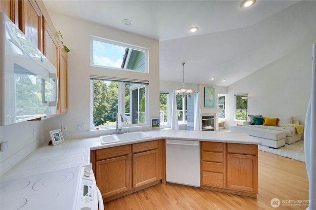 281 S Keel Way, Port Ludlow, WA 98365